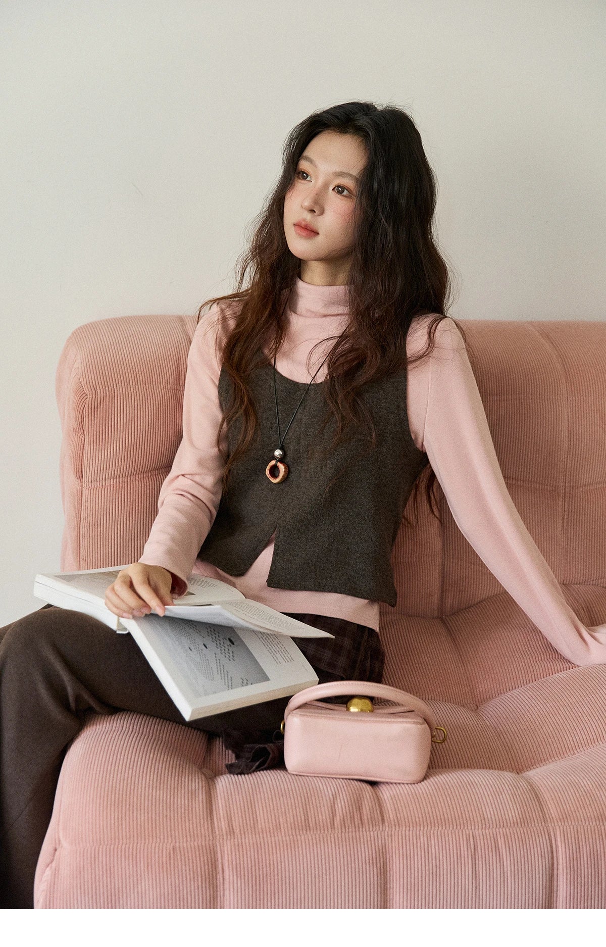 Mishow Retro Turtleneck Top & Square Collar Vest Set MXE88T1440