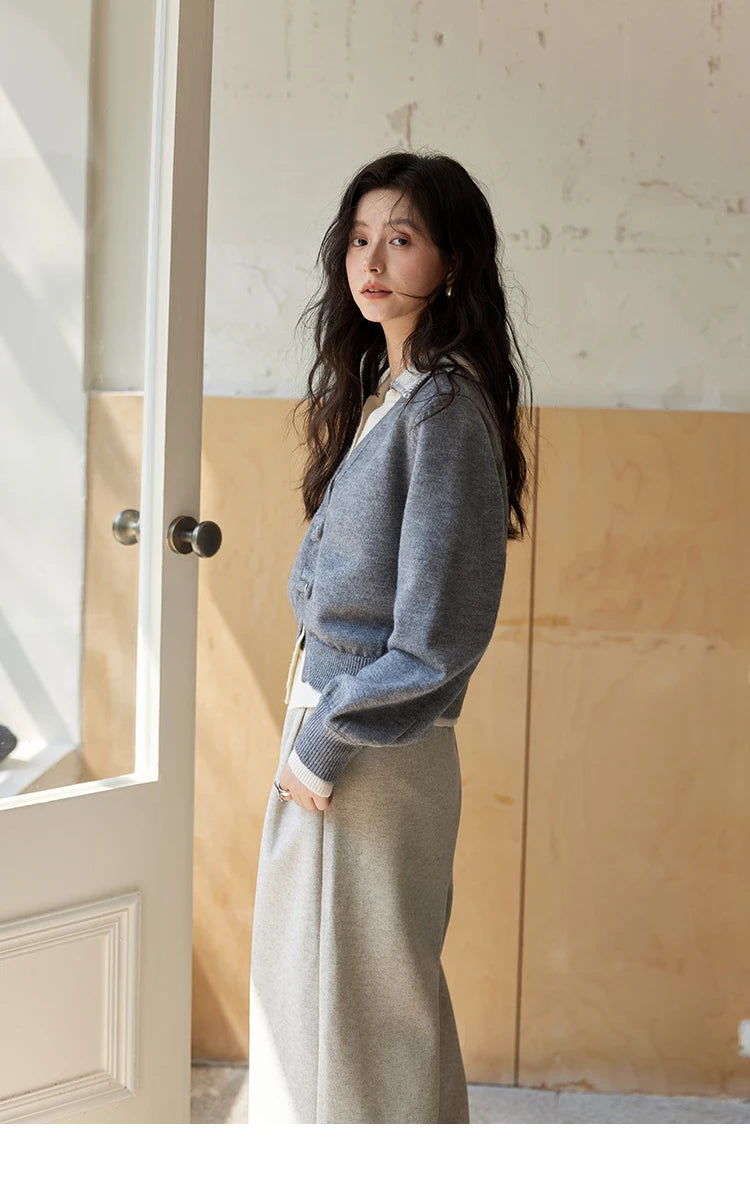 Mishow Fake Two-Piece Splicing V-Neck Cardigan MXD41Z0712