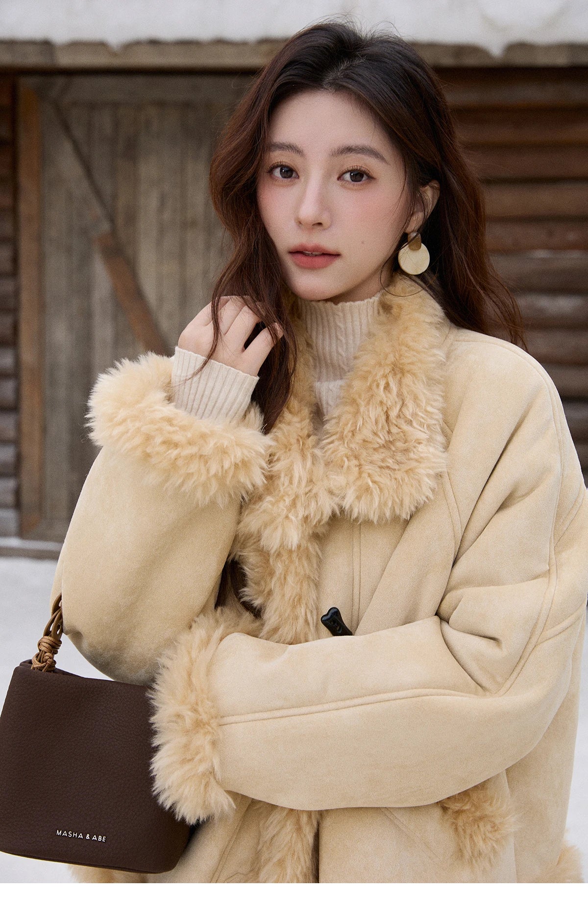 Mishow Yellow Stand-Up Collar Shearling Coat MXE92W1017