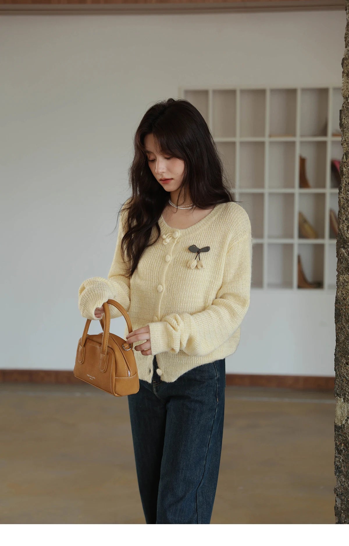 Mishow Camellia Brooch Round Neck Cardigan MXE44Z1390