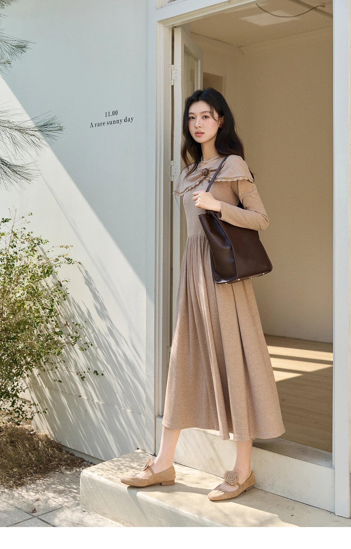 Mishow Khaki Large Collar Pleated Knit Dress MXF11L2553