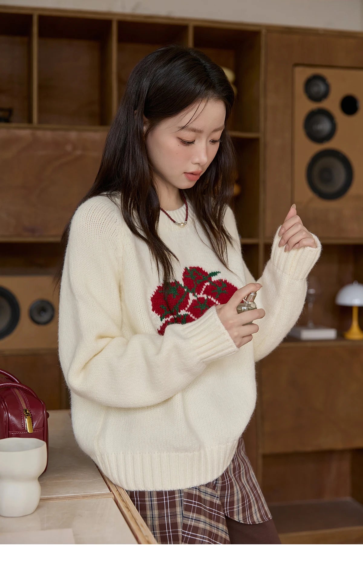 Mishow Off-White Tomato Jacquard Loose Pullover MXE51Z2692