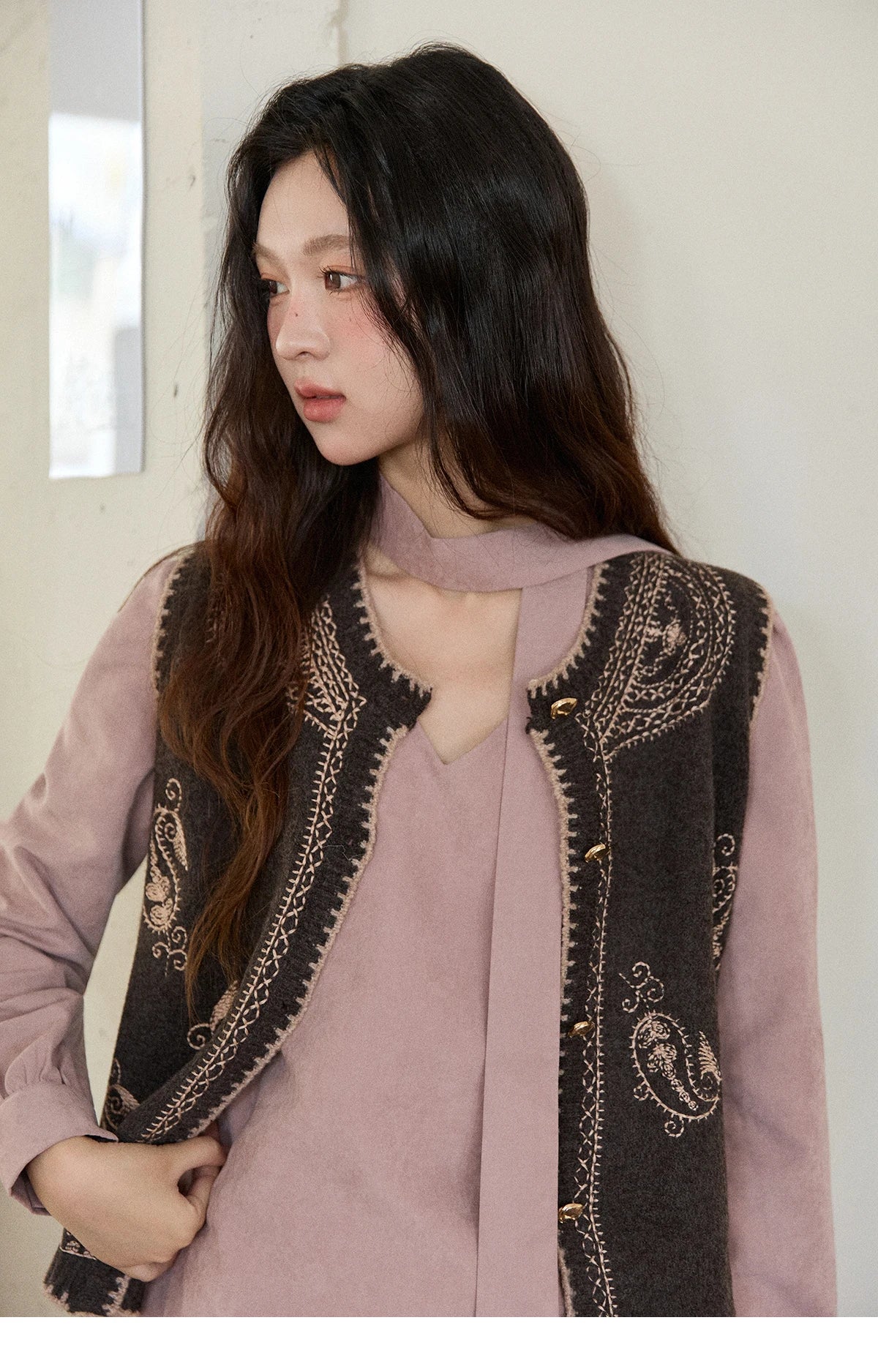 Mishow Patterned Embroidered Crew Neck Vest MXE86Z2745
