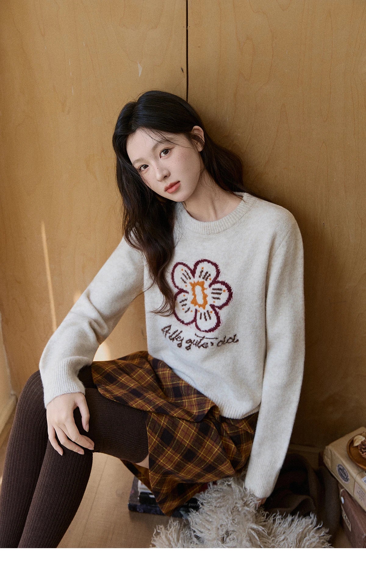 Mishow Beige Flower Pattern Letter Print Pullover MXE91Z2869