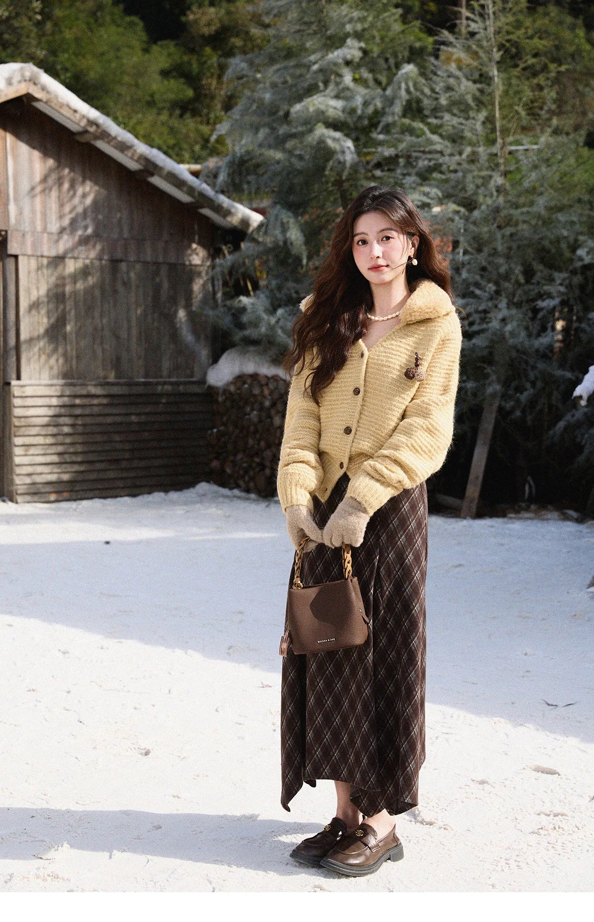 Mishow Detachable Fur Collar V-Neck Cardigan MXE90Z2758