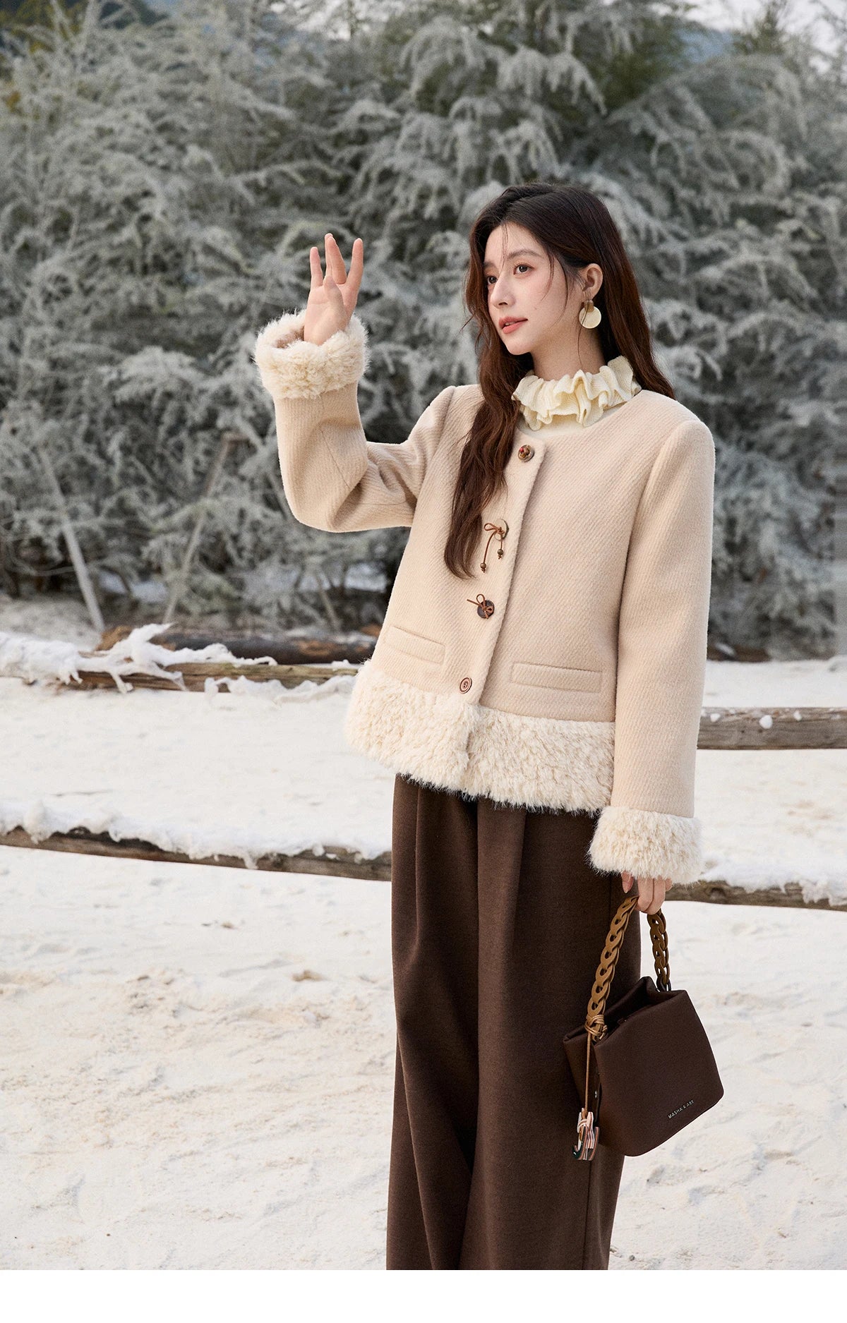 Mishow Retro Apricot Wool Plush Splicing Short Coat MXE92W0998