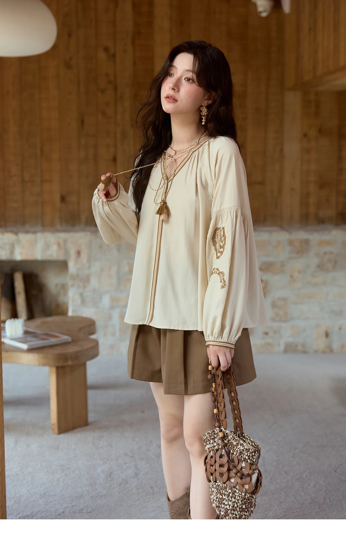 Mishow Brown High Waist I-Shaped Pleated Hook Buckle Shorts MXE41K1022