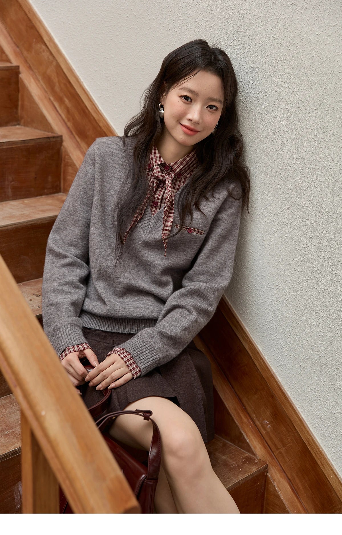 Mishow Fake Two-Piece Plaid Turn-Down Collar Sweater MXE89Z2605