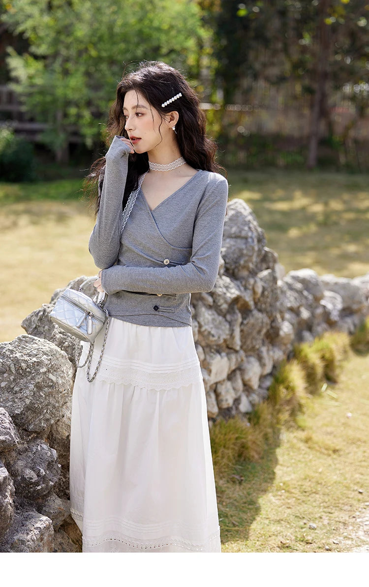 Mishow Solid V-Neck Slim Knit Sweater MXE11Z1076