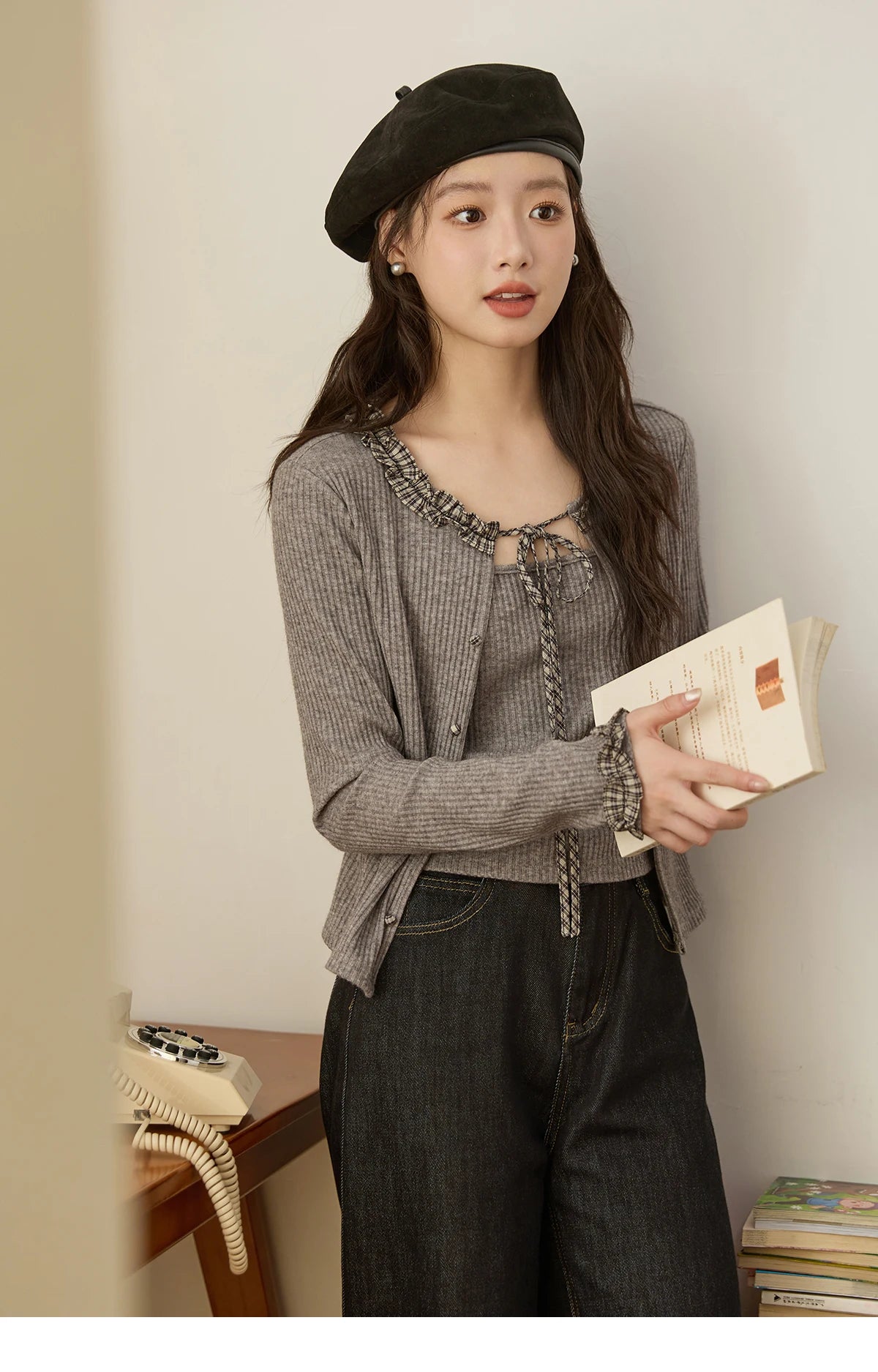 Mishow Plaid Black Fungus Edge Fake Two-Piece Sweater MXE44Z1361