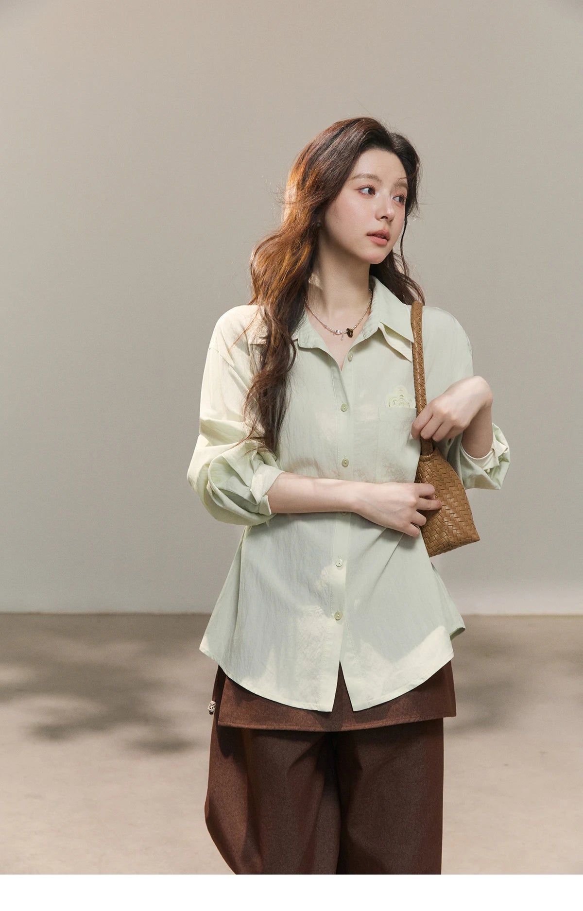 MISHOW Contrast Trim Lapel Shirt Floral Embroidery Pocket MXF13C2440