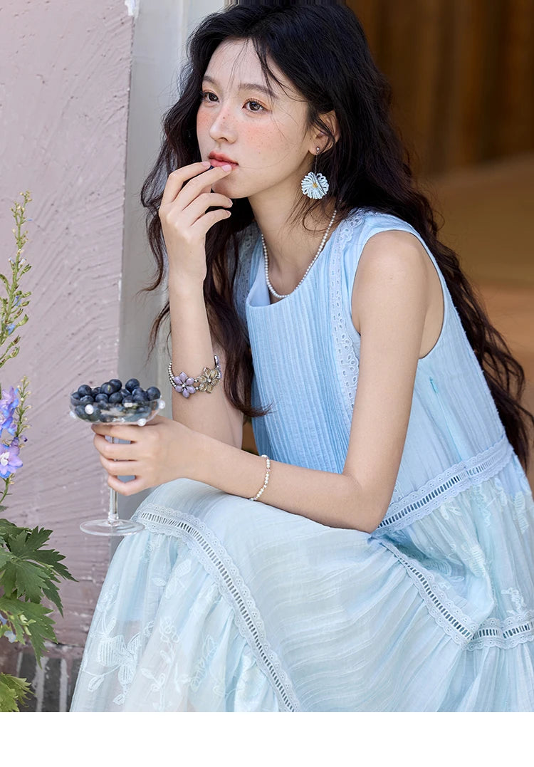Mishow O-Neck Sleeveless Lace Splicing Long Dress MXE35L2229
