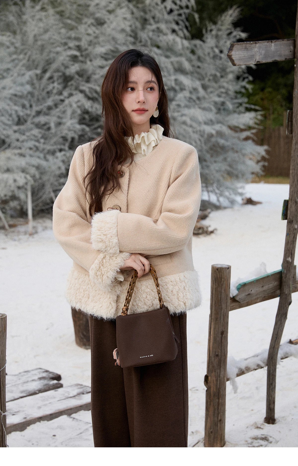 Mishow Retro Apricot Wool Plush Splicing Short Coat MXE92W0998