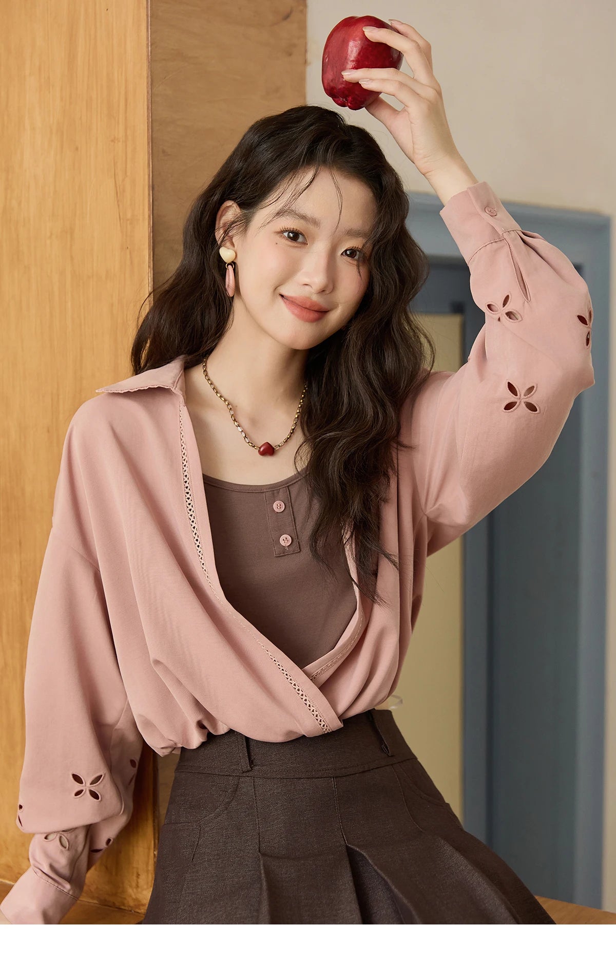 MISHOW Fake Two-piece Blouse Contrasting Color V-Neck MXE45C2403