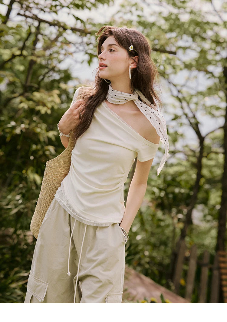 Mishow Skew Collar Off-Shoulder Lace Tee MXE31T0503