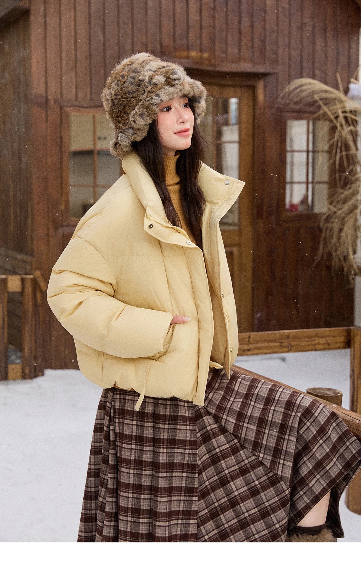 Mishow Blue Turn-Down Collar Short Down Jacket MXE51Y0083