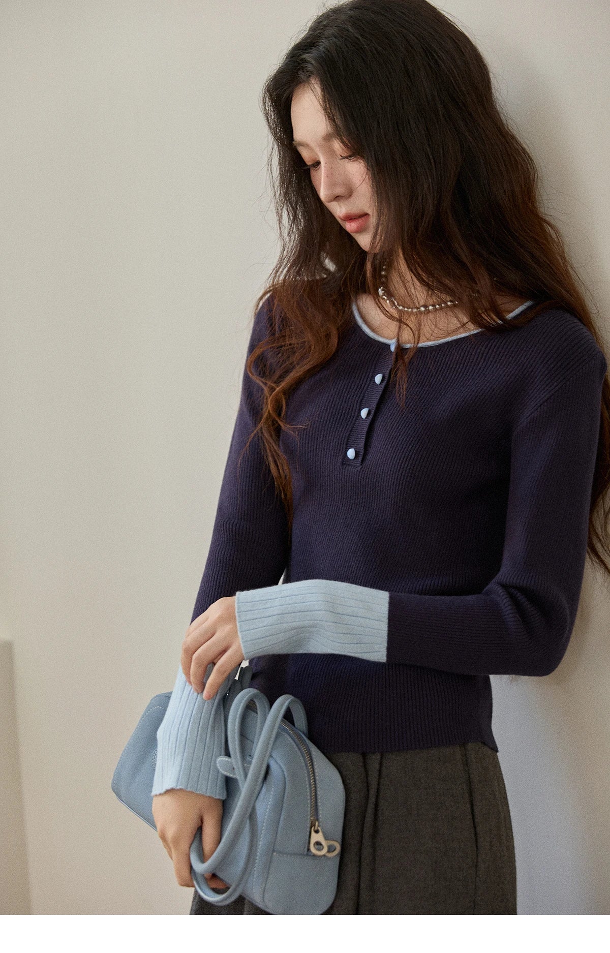 Mishow Retro Contrast Color Crew Neck Sweater MXE89Z2639