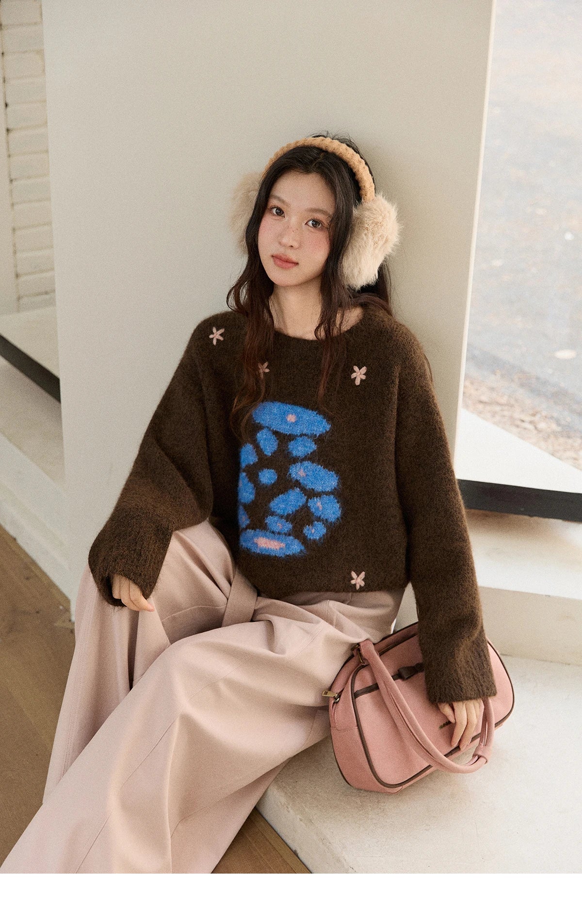 Mishow Lucky Bottle 3D Floral Color Block Sweater MXE91Z2840