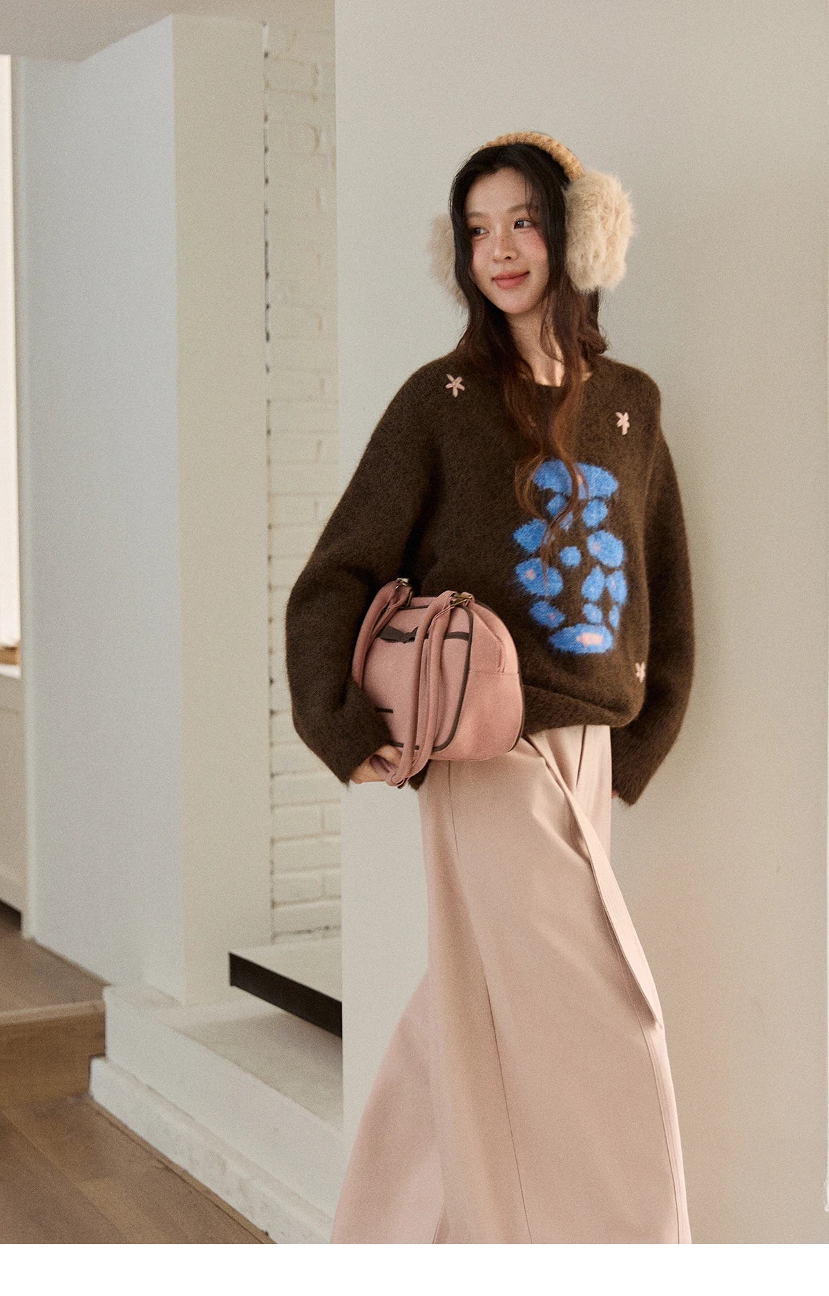 Mishow Lucky Bottle 3D Floral Color Block Sweater MXE91Z2840