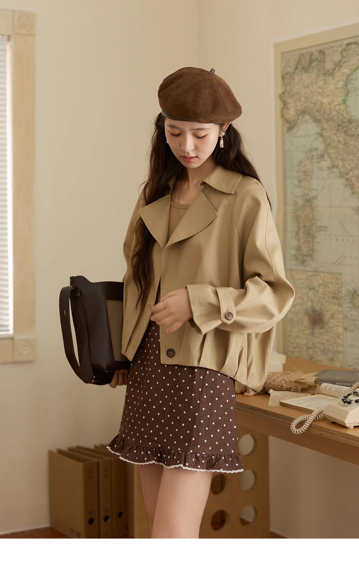 Mishow Khaki Handmade Pleated Short Trench MXE43W0804
