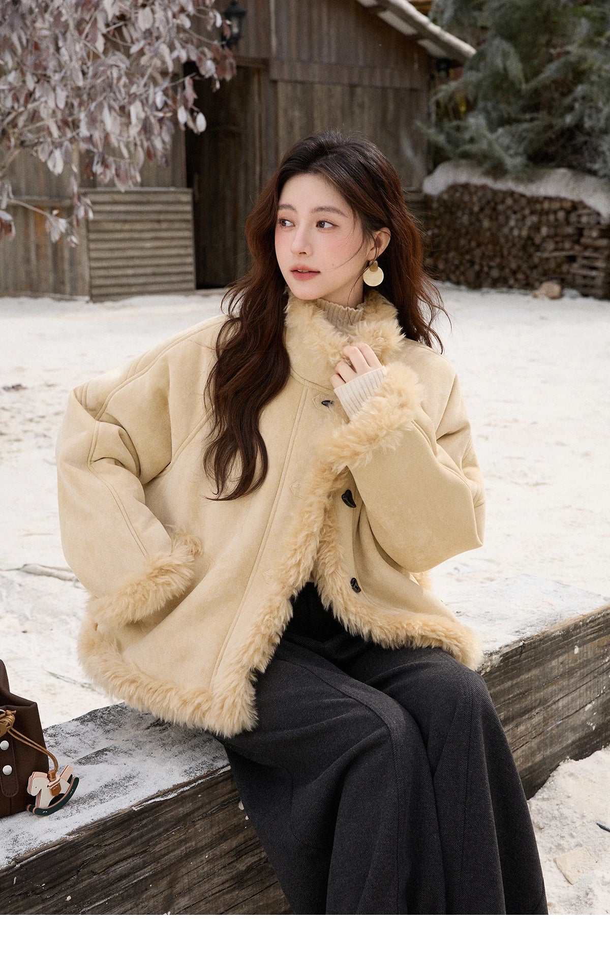 Mishow Yellow Stand-Up Collar Shearling Coat MXE92W1017