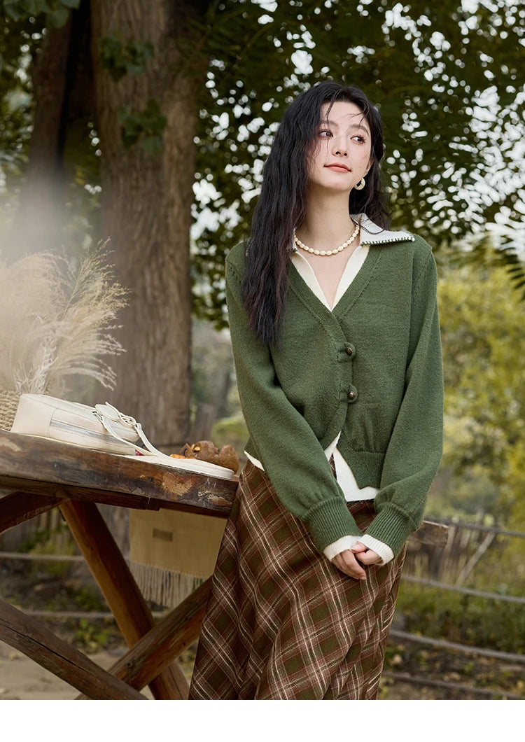 Mishow Fake Two-Piece Splicing V-Neck Cardigan MXD41Z0712