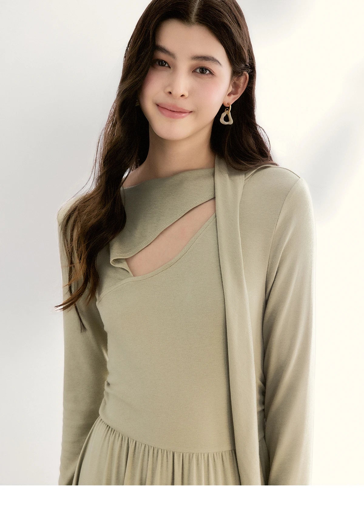 Mishow Light Green Cutout Neck Hollow Ribbon Dress MXF13L2556