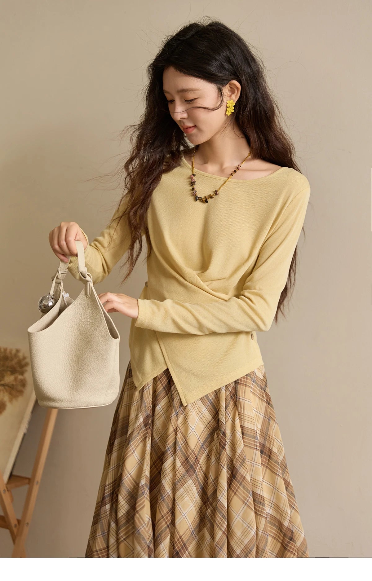 Mishow Two-Color Cross-Strap Round Neck Knit Top MXE43Z1344