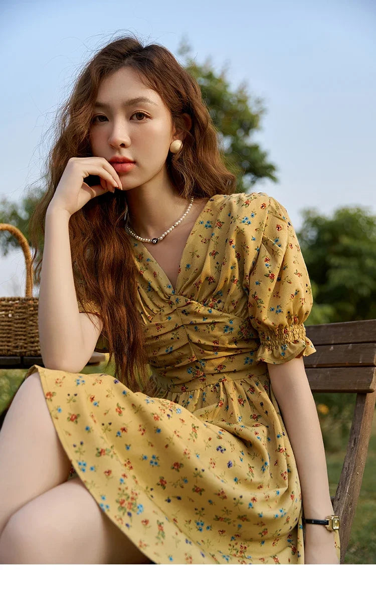 Mishow Retro Puff Sleeve V-Neck Shirring Dress MXC33L1374
