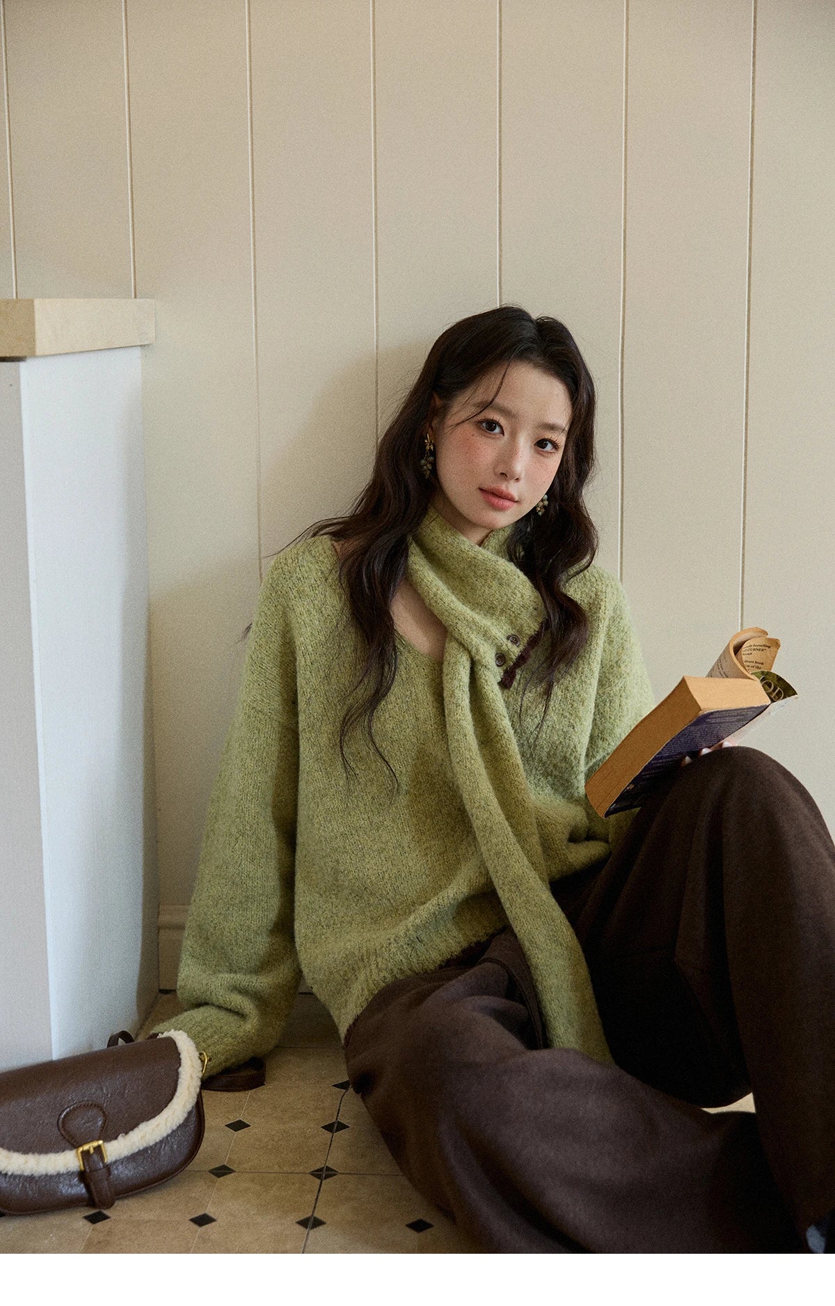 Mishow Green Detachable Scarf V-Neck Pullover MXE90Z2791