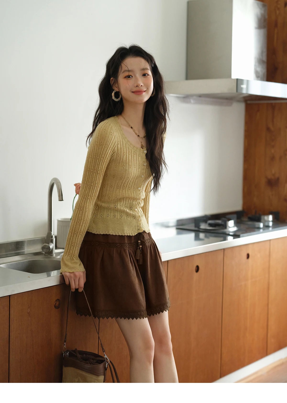 Mishow Pit Stripe French Retro Round Neck Cardigan MXE42Z1374
