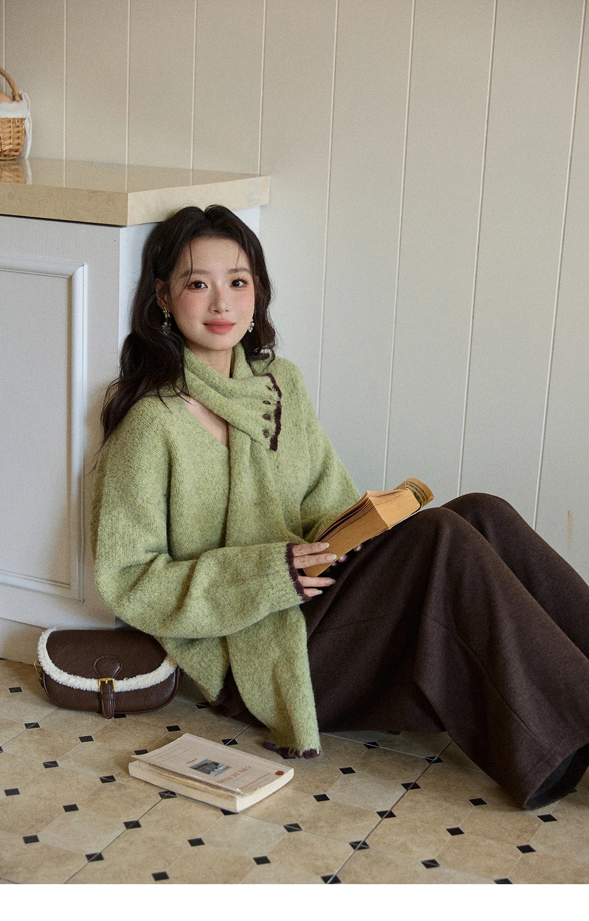 Mishow Green Detachable Scarf V-Neck Pullover MXE90Z2791