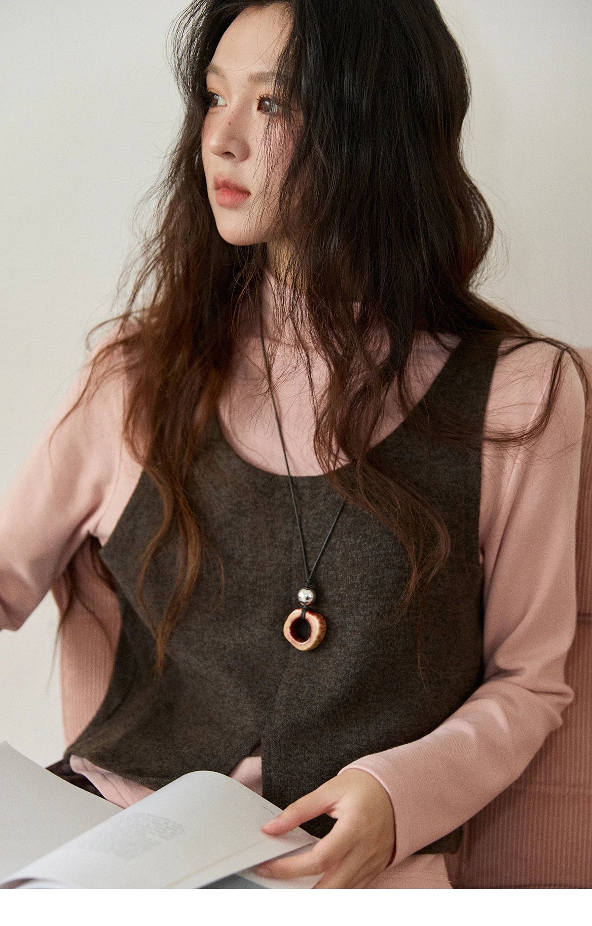 Mishow Retro Turtleneck Top & Square Collar Vest Set MXE88T1440