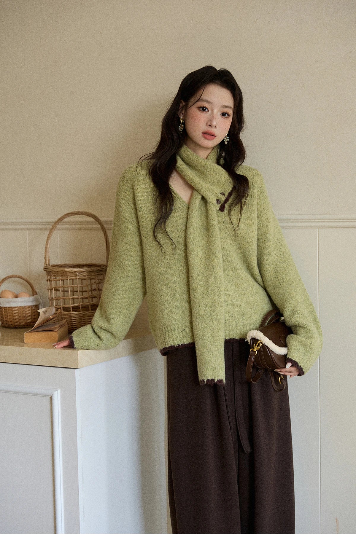 Mishow Green Detachable Scarf V-Neck Pullover MXE90Z2791