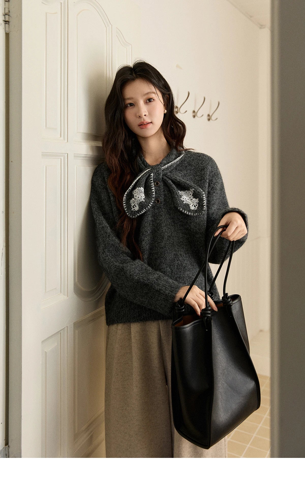 Mishow Yellow Bow Collar Lace Splicing Sweater MXE94Z2971