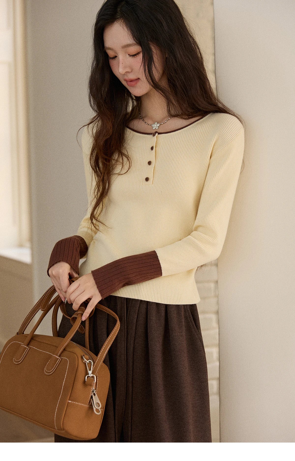 Mishow Retro Contrast Color Crew Neck Sweater MXE89Z2639