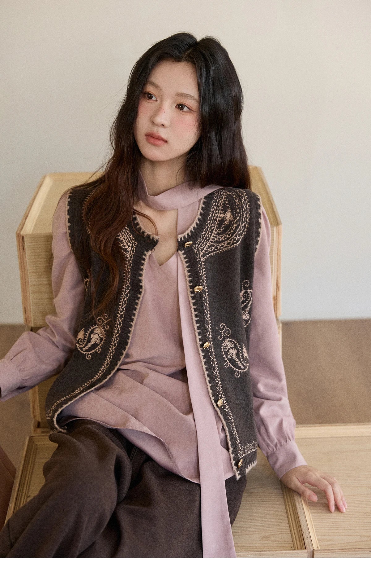 Mishow Patterned Embroidered Crew Neck Vest MXE86Z2745