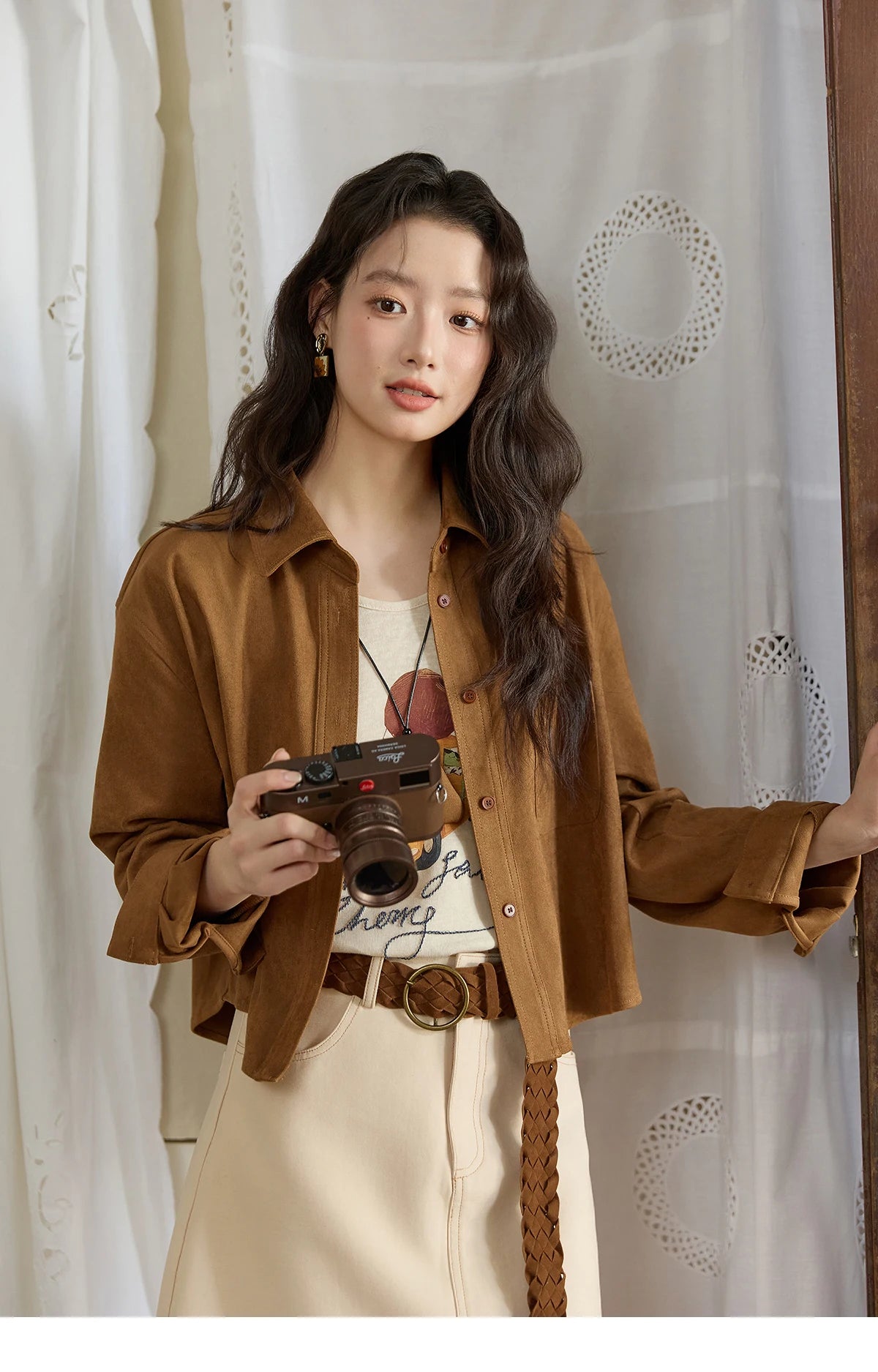 MISHOW Retro Turn Down Collar Short Jacket Patch Pocket MXE45C2413