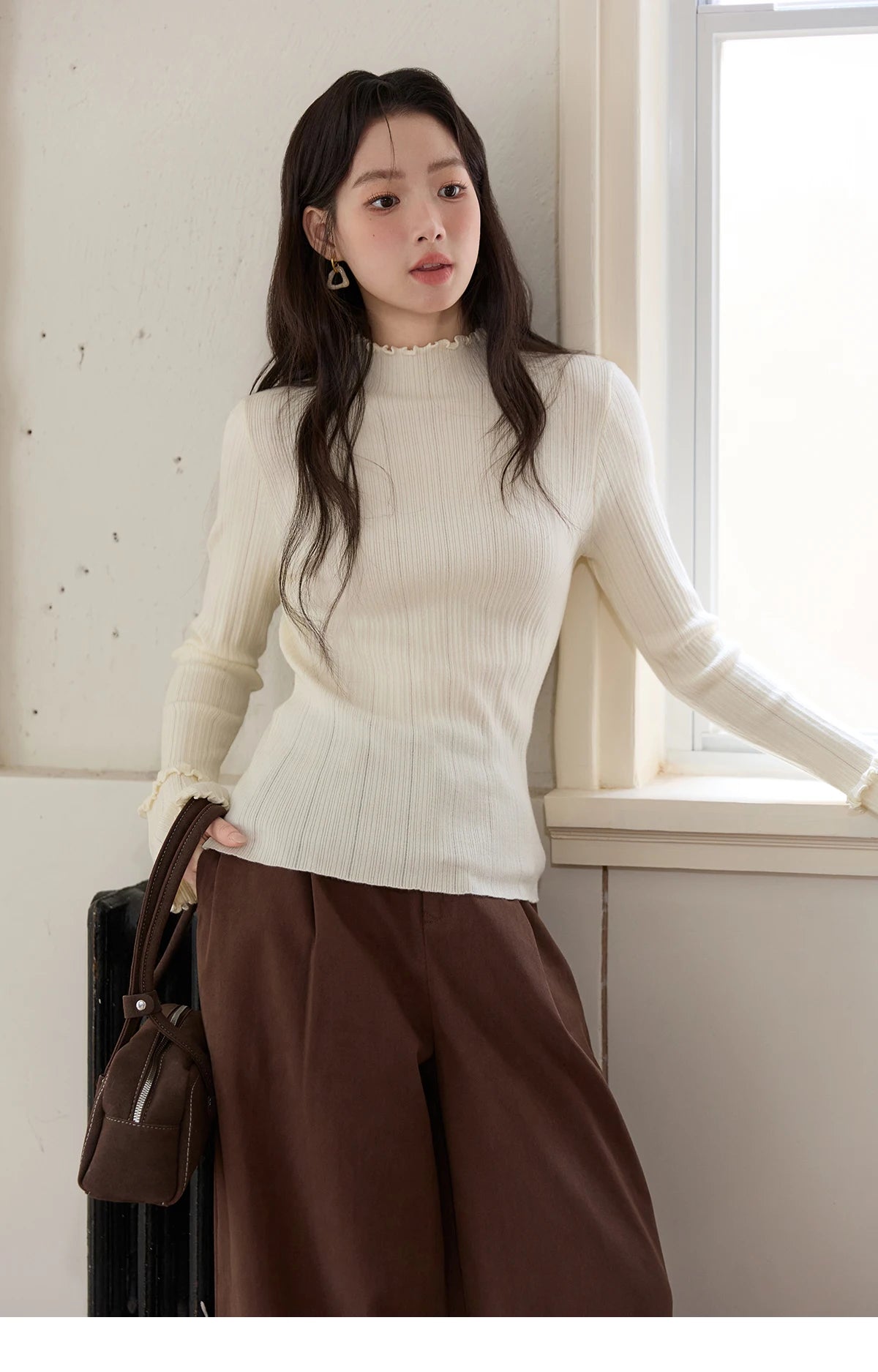 Mishow Turtleneck Wood Ear Trumpet Sleeve Top MXE51Z2552