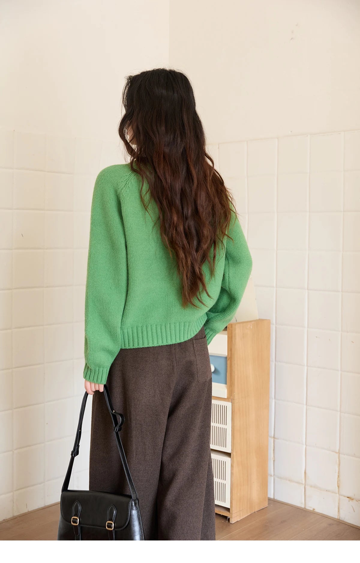 Mishow Color Button Minimalist Crew Neck Cardigan MXE88Z2688