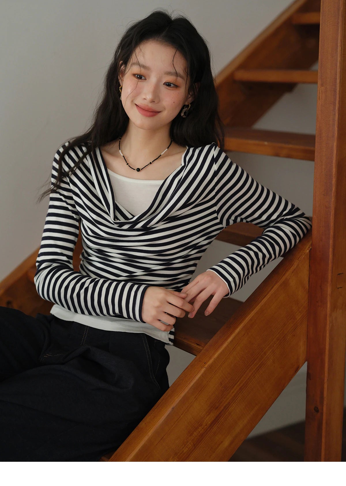 Mishow Multi Colored Fake Two-Piece Swinging Collar Sweater MXE42Z1341