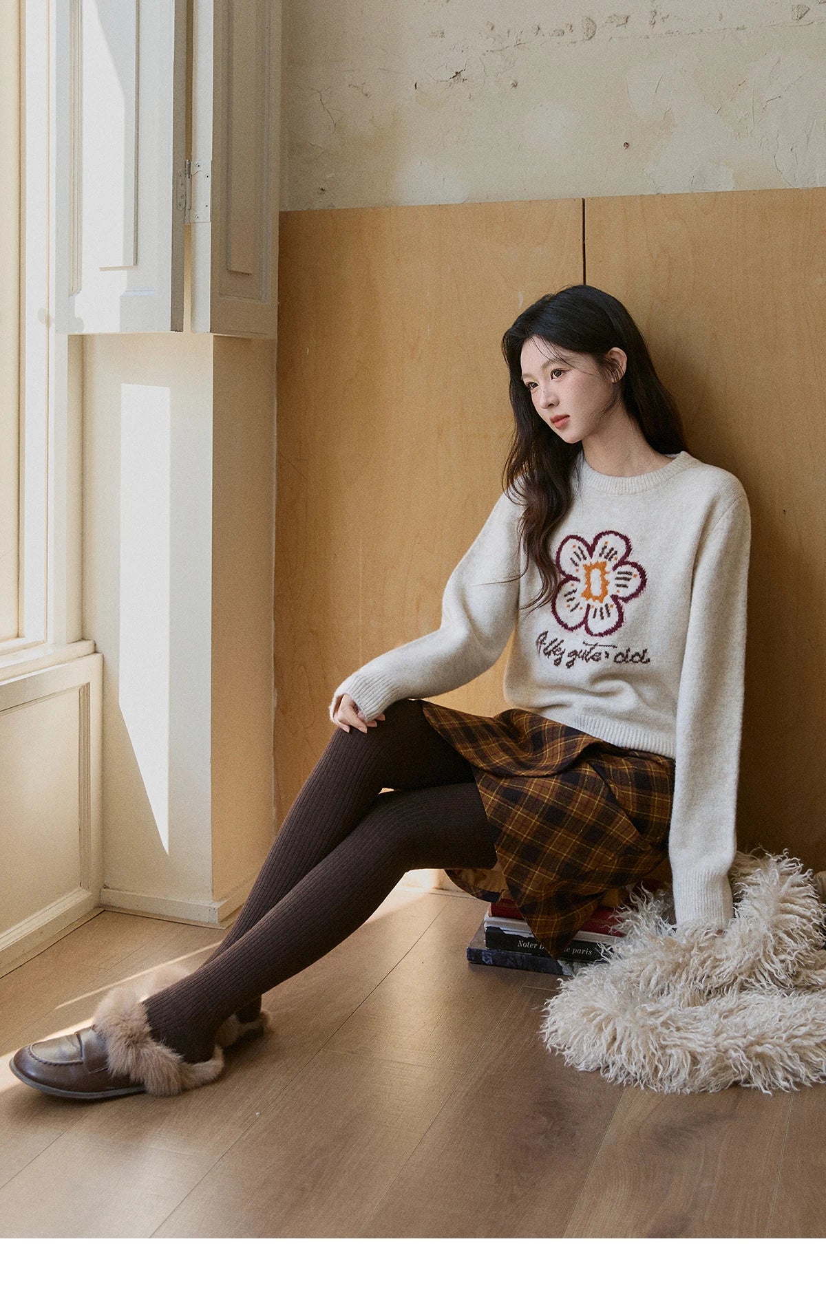 Mishow Beige Flower Pattern Letter Print Pullover MXE91Z2869
