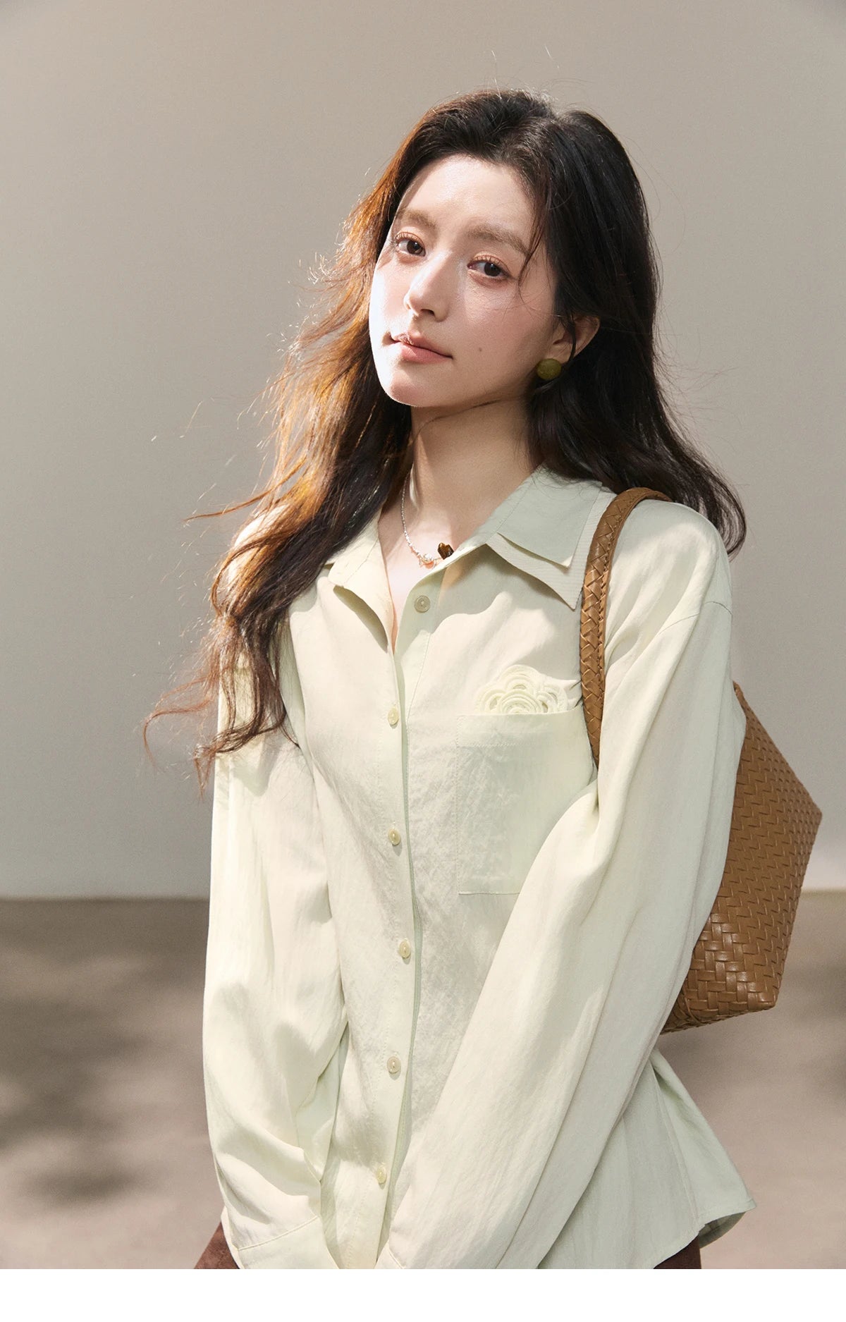 MISHOW Contrast Trim Lapel Shirt Floral Embroidery Pocket MXF13C2440