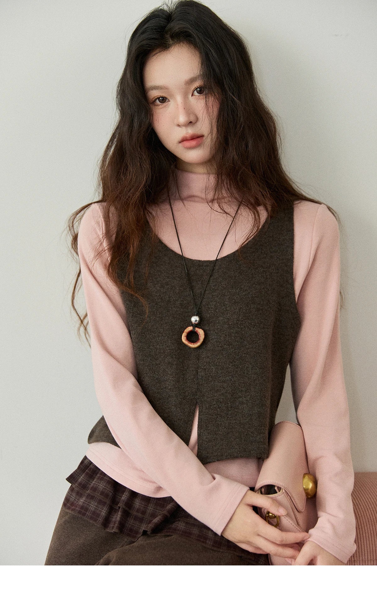 Mishow Retro Turtleneck Top & Square Collar Vest Set MXE88T1440