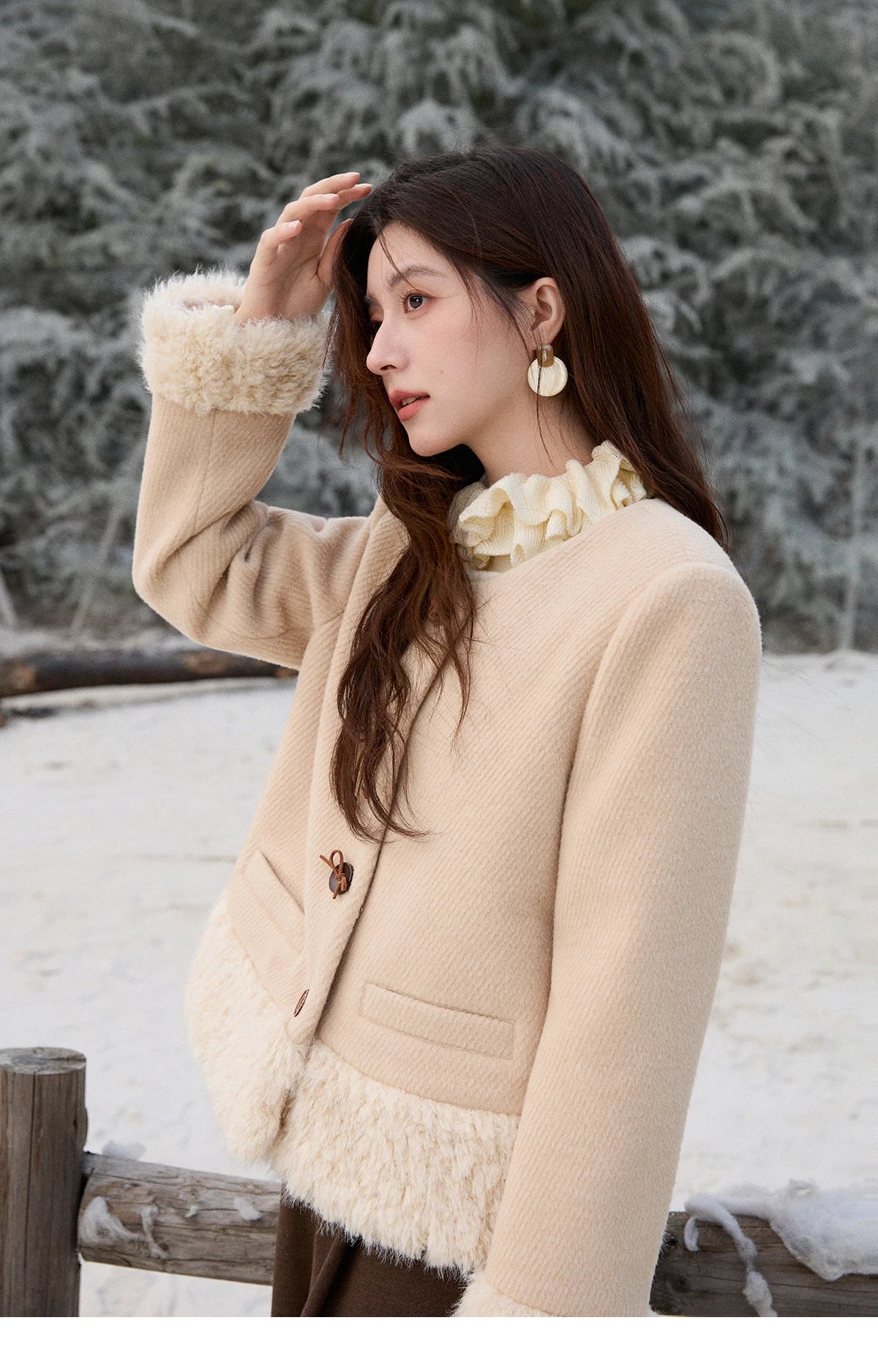 Mishow Retro Apricot Wool Plush Splicing Short Coat MXE92W0998