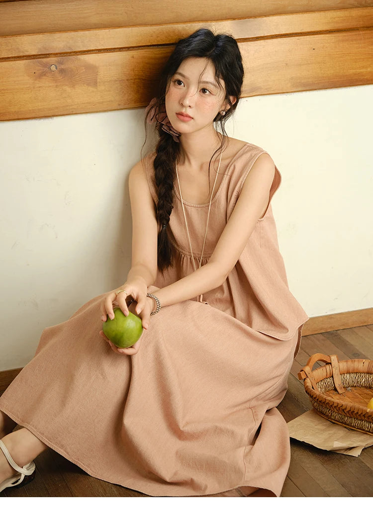 Mishow U-Neck Sleeveless Top & A-Line Skirt Set MXE35T0606