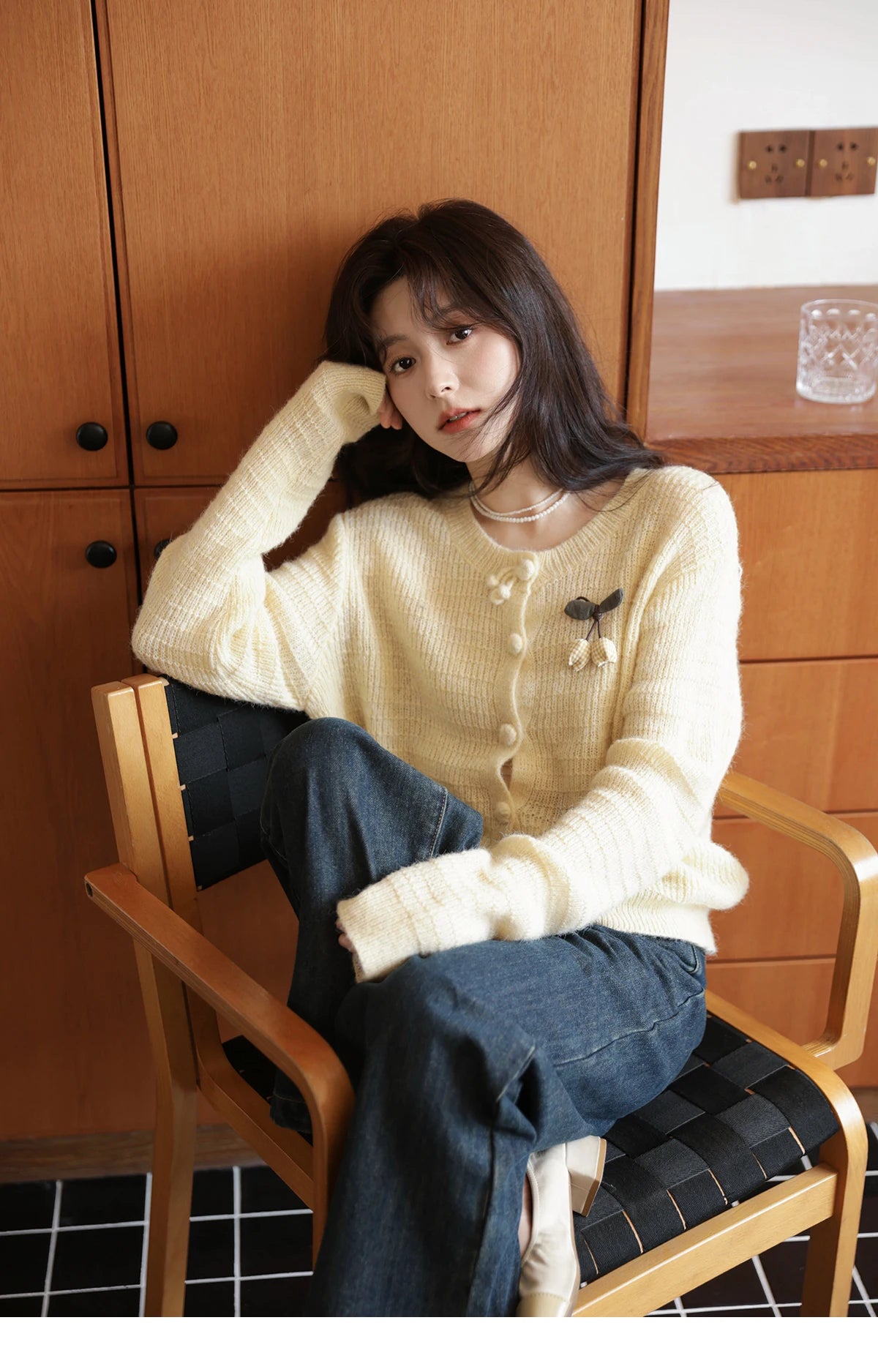Mishow Camellia Brooch Round Neck Cardigan MXE44Z1390
