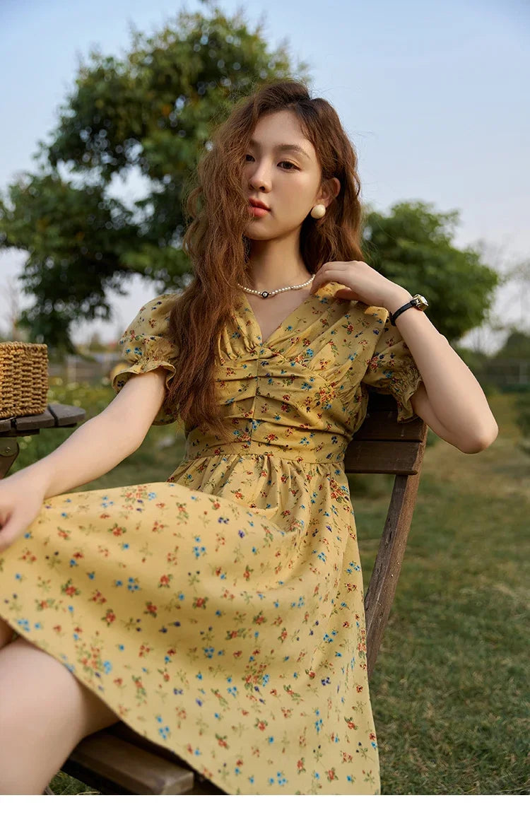 Mishow Retro Puff Sleeve V-Neck Shirring Dress MXC33L1374