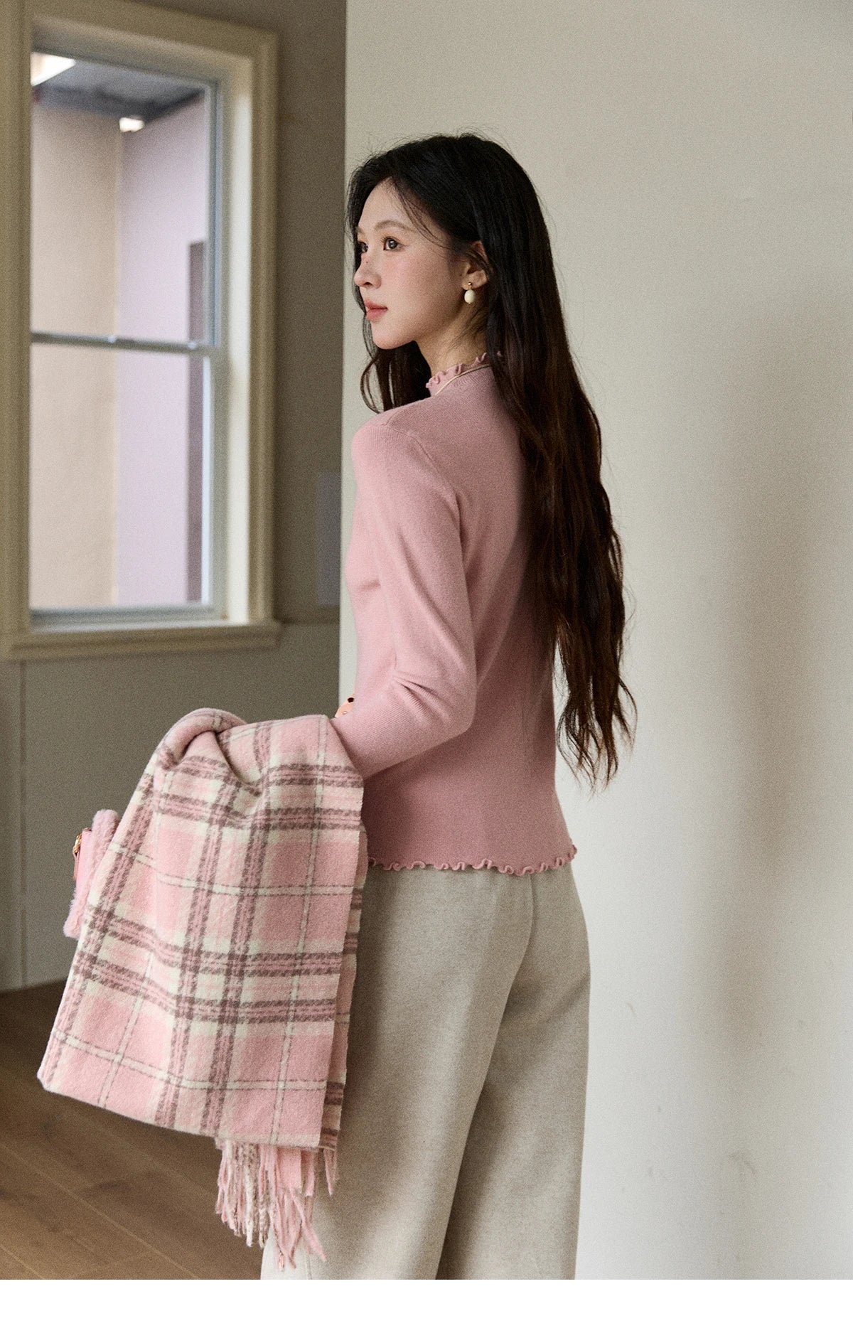 Mishow Ruffled Turtleneck Slim Knit Top MXE91Z2826