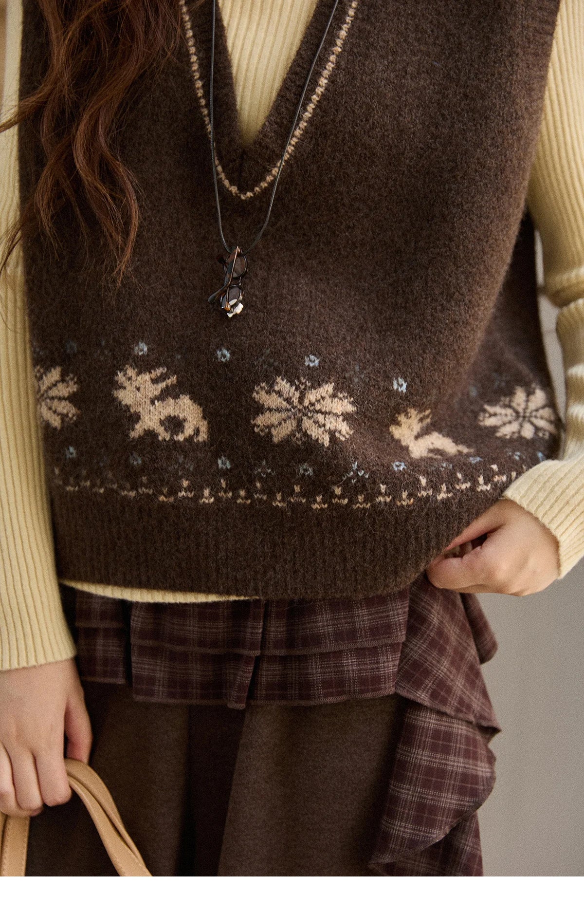 Mishow Retro Brown Jacquard V-Neck Sweater Vest MXE86Z2659